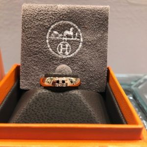 Hermès gold ring
